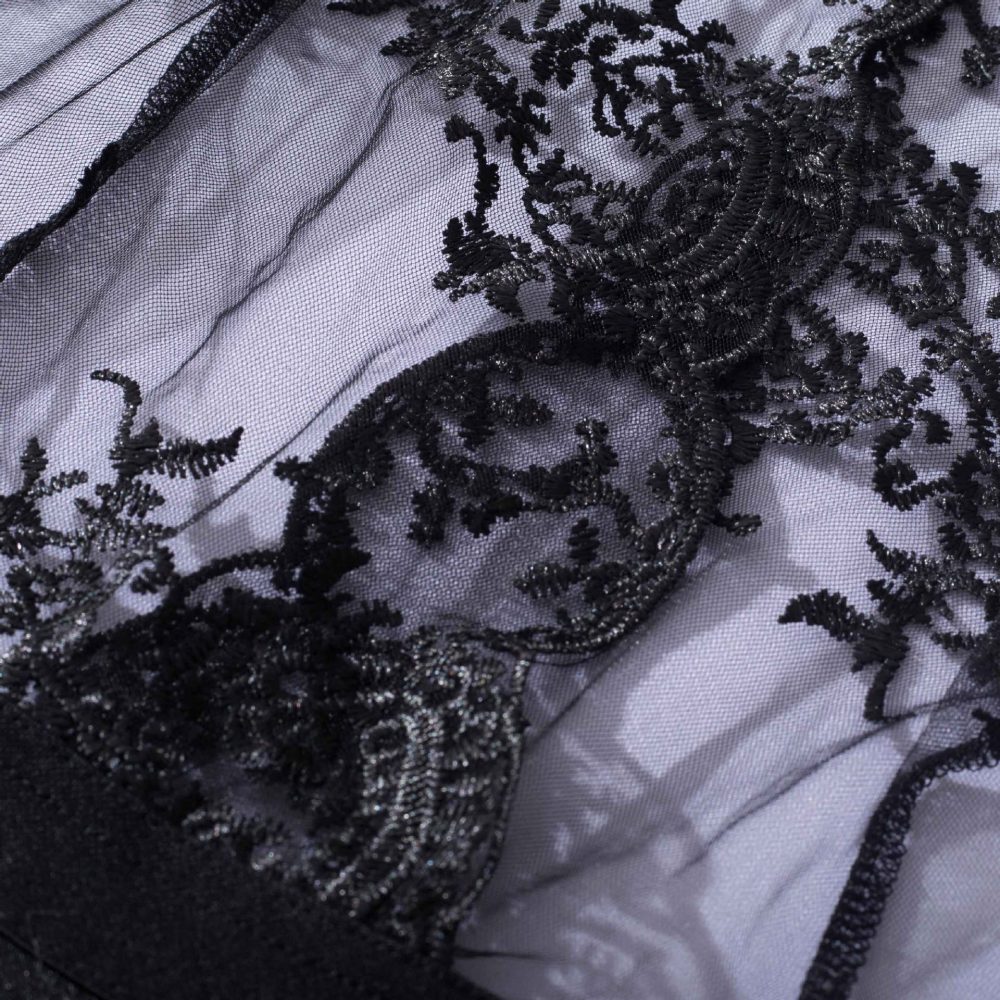 Black Enchante Halter Neck Lace Teddy Fabric Details Детали из кружевной ткани Тедди черного цвета с бретелькой через шею Enchante