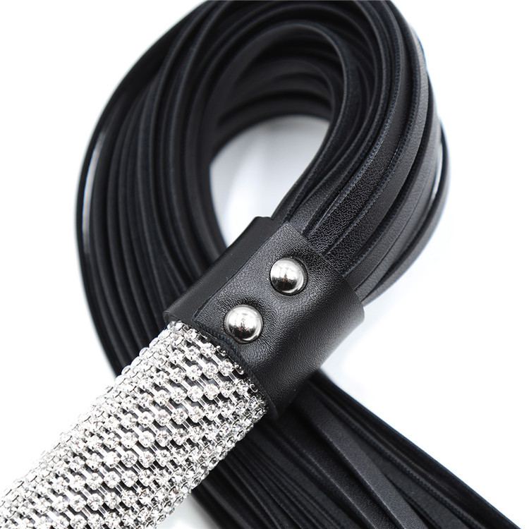 Dazzling Bling Tassel Flogger Handle show Deslumbrante espectáculo de mango de flogger con borlas ostentosas
