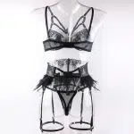 Rätselhaftes Dessous-Set aus Spitze mit Federbesatz, Rückansicht Rätselhaftes Dessous-Set aus Spitze mit Federbesatz, Rückansicht