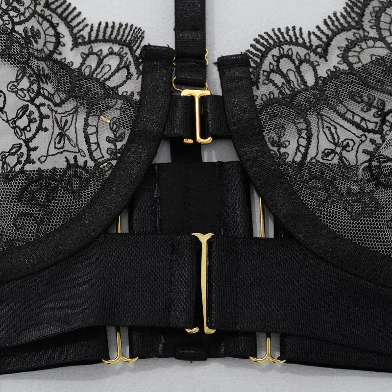 Ensemble de lingerie en dentelle et jarretelles vintage Détails du soutien-gorge avant