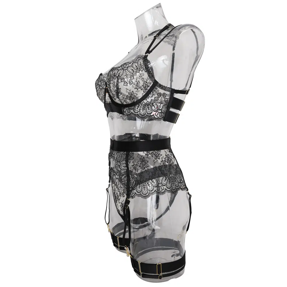 Ensemble de lingerie en dentelle et jarretelles vintage, vue latérale