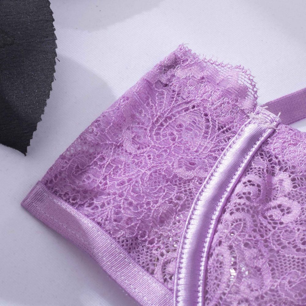Lavender Whisper Sheer Balconette Lingerie Set Lace details Lavendel Whisper Sheer Balconette Underkläder Set Spetsdetaljer